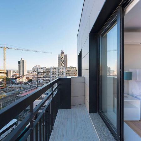 Lovelystay - Trindade Cozy Apartment Porto Luaran gambar