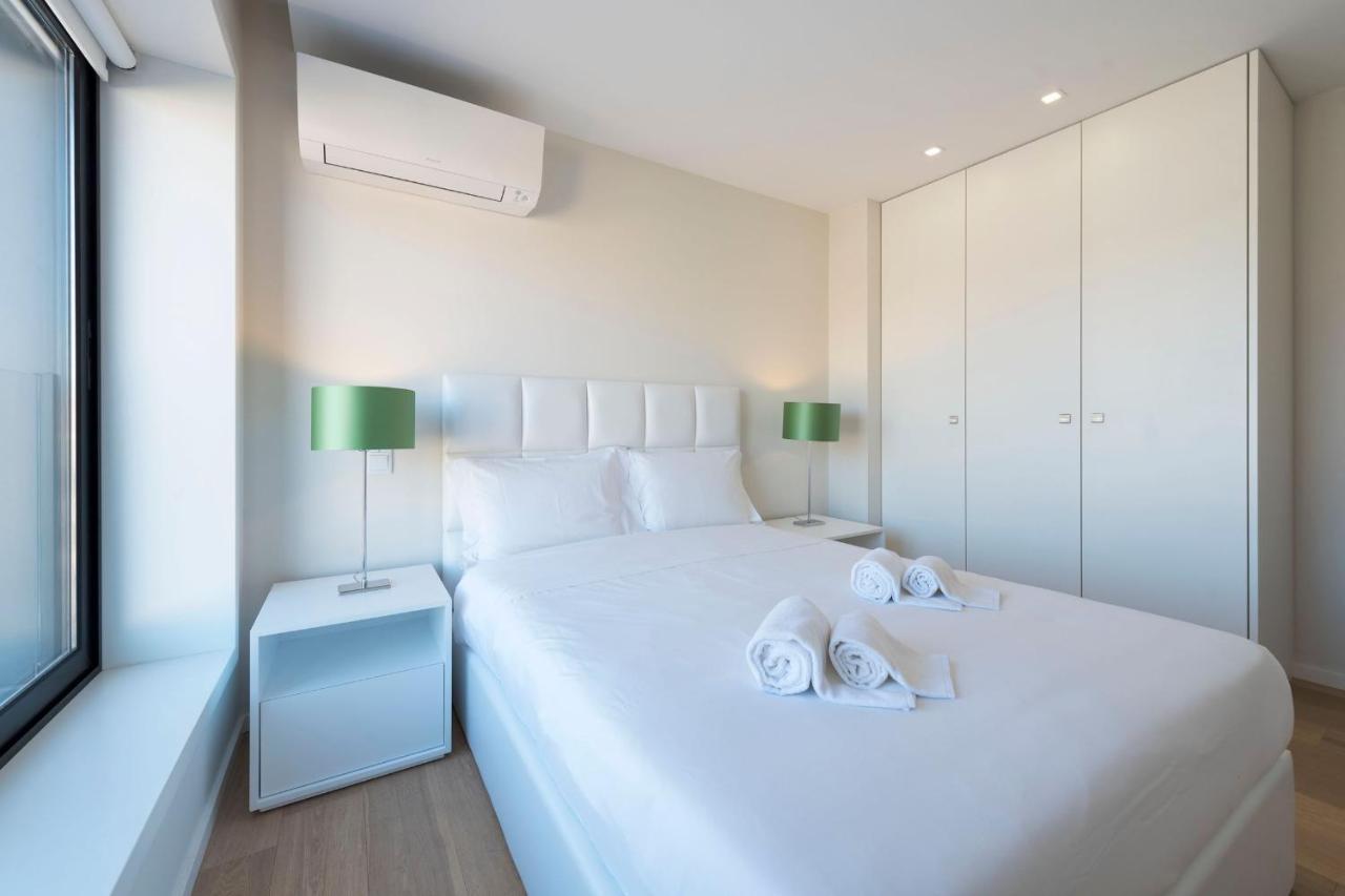 Lovelystay - Trindade Cozy Apartment Porto Luaran gambar