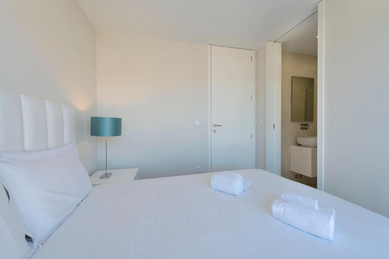 Lovelystay - Trindade Cozy Apartment Porto Luaran gambar