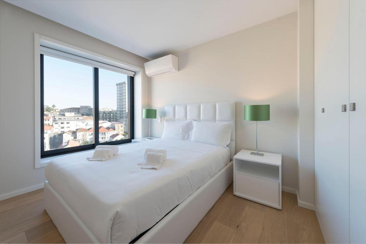 Lovelystay - Trindade Cozy Apartment Porto Luaran gambar