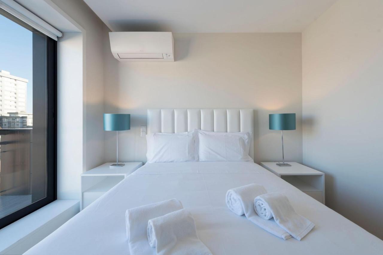 Lovelystay - Trindade Cozy Apartment Porto Luaran gambar