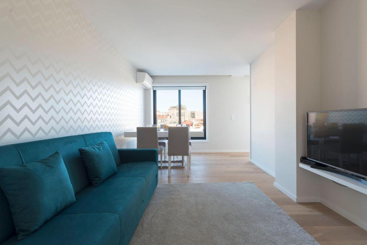 Lovelystay - Trindade Cozy Apartment Porto Luaran gambar