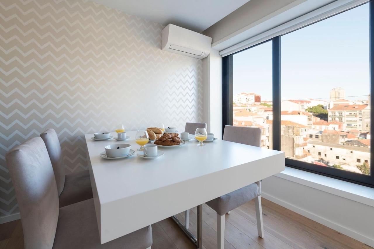 Lovelystay - Trindade Cozy Apartment Porto Luaran gambar